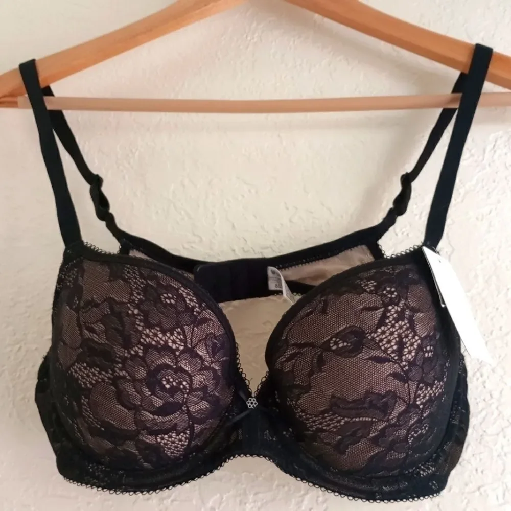 Wacoal black & Nude lace bra